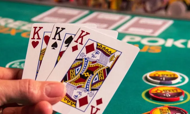 Các tổ hợp quân bài, tùy chọn trong game Poker 3 lá